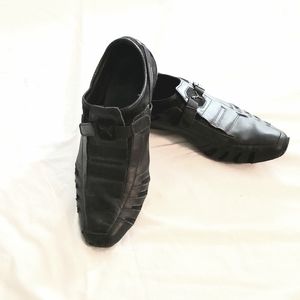 Puma Vedano Slip on Sneakers Black w Red Accents 9